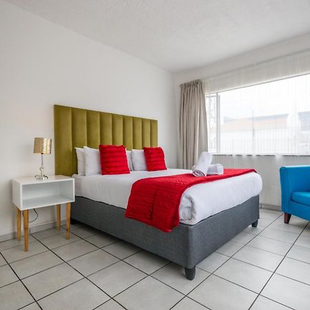 Safi Luxury Apartment 2 East London Bagian luar foto